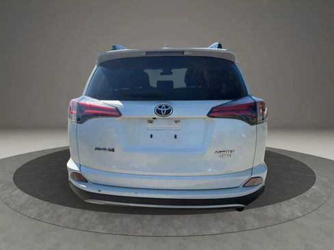 Used 2018 Toyota RAV4 Limited image 8