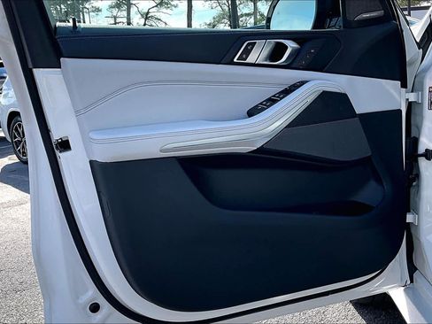 Certified 2025 BMW X5 xDrive40i w/ M Sport Package image 22