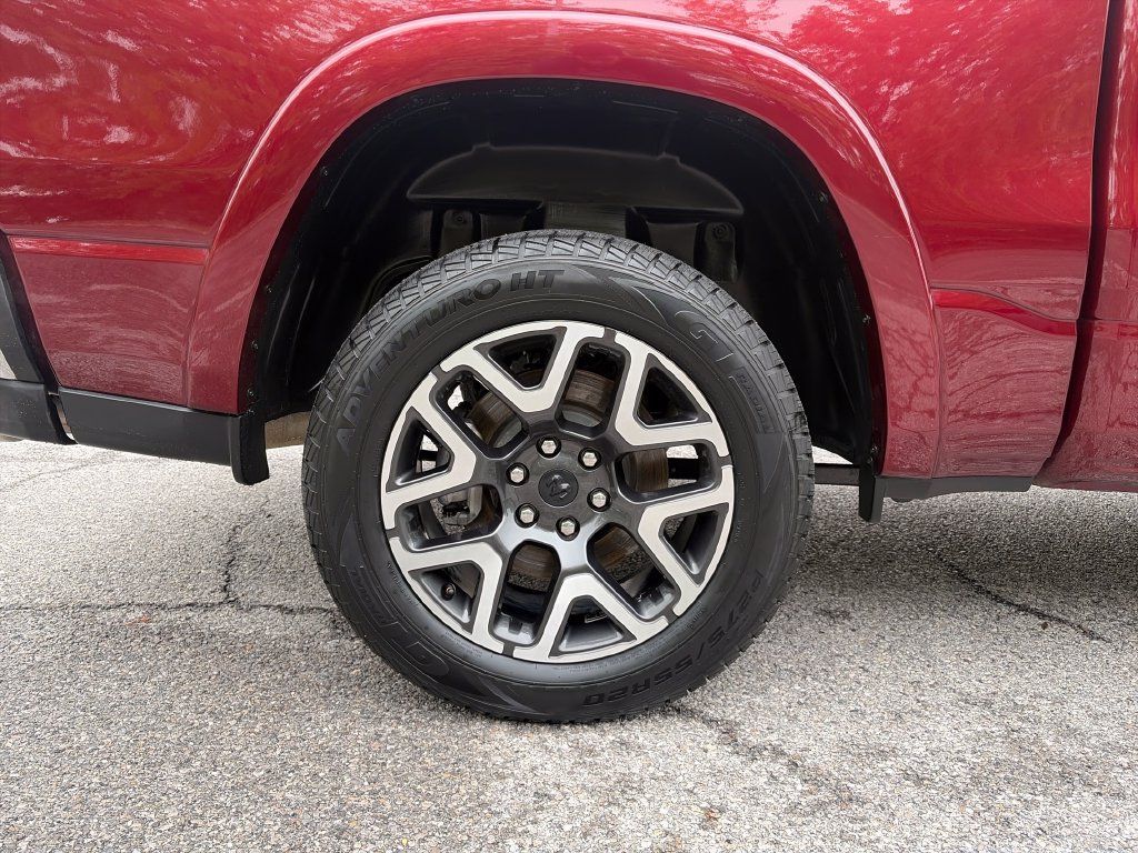 Used 2025 RAM 1500 Laramie AWD/4WD image 44