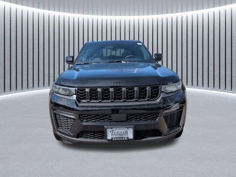 New 2026 Jeep Grand Cherokee Limited w/ Limited Altitude Package image 19