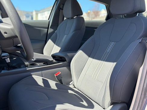 Used 2024 Hyundai Elantra SEL image 12