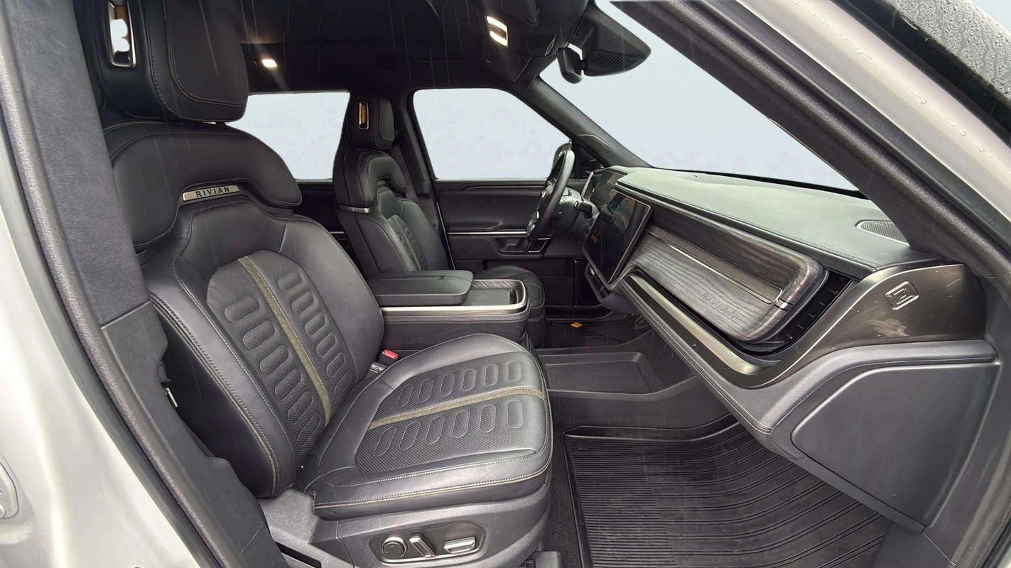 Used 2023 Rivian R1S Adventure Dual AWD/4WD image 18