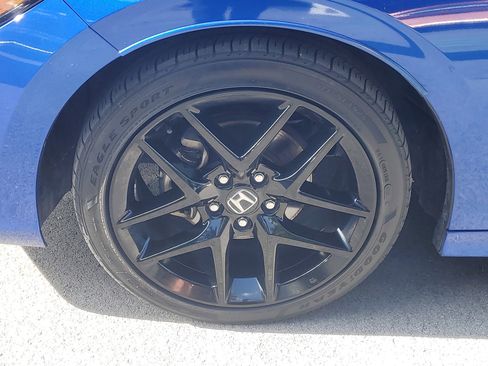 Used 2023 Honda Civic Sport image 4