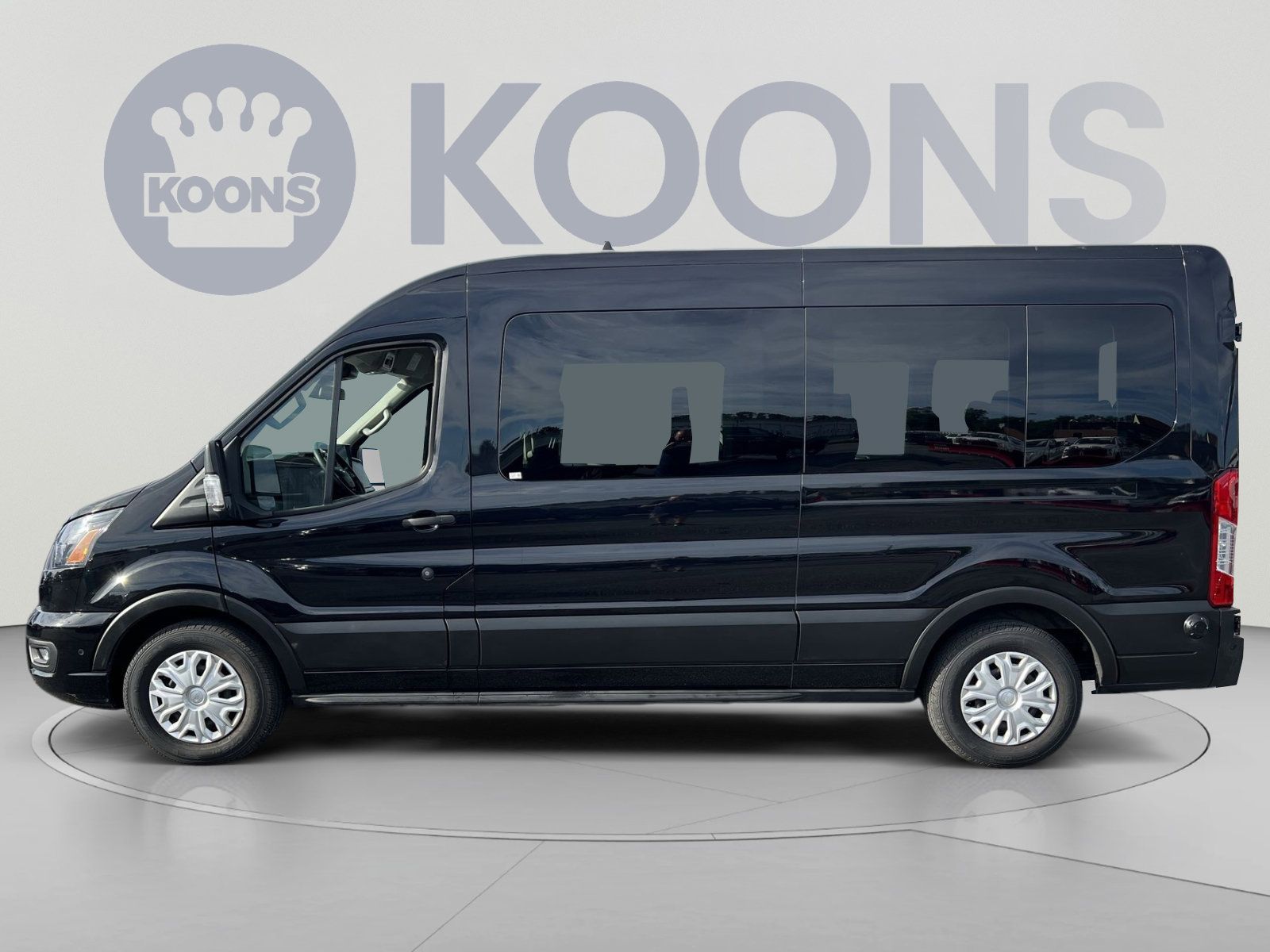 Used 2024 Ford Transit 350 XLT RWD image 2
