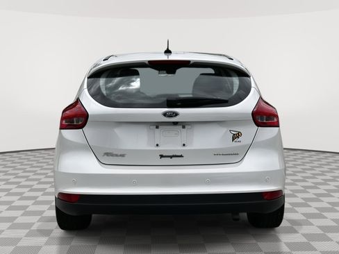 Used 2017 Ford Focus Titanium w/ Titanium Technology Package FWD image 4