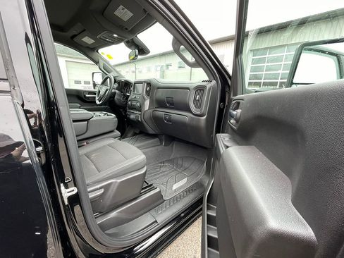 Used 2025 Chevrolet Silverado 2500 Custom w/ Custom Value Package image 17