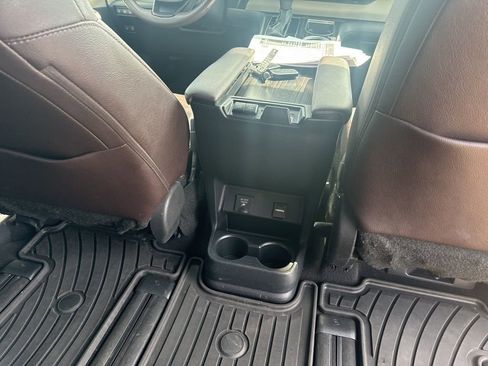 Used 2023 Toyota Sienna Platinum image 14