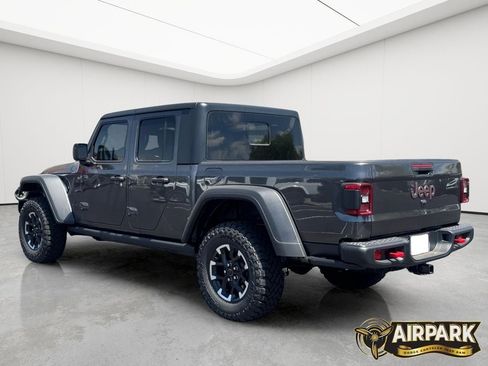 New 2025 Jeep Gladiator Rubicon w/ Convenience Group AWD/4WD image 5