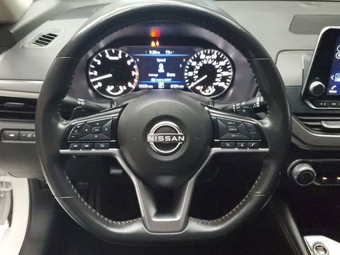 Used 2024 Nissan Altima 2.5 SR FWD image 28