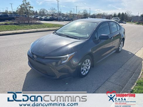 Used 2023 Toyota Corolla LE image 1