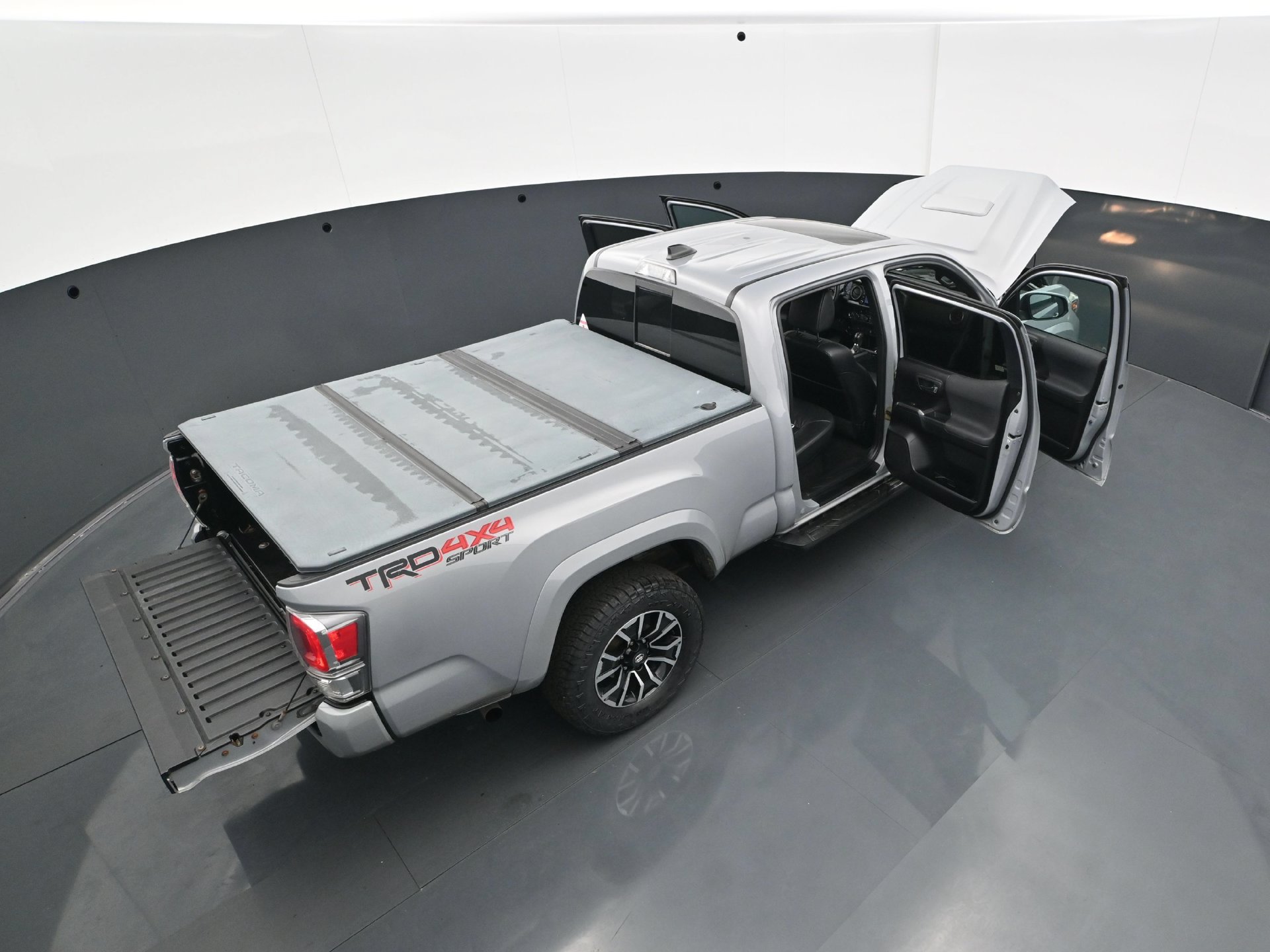 Used 2020 Toyota Tacoma TRD Sport AWD/4WD image 42