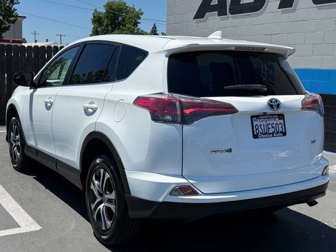 Used 2018 Toyota RAV4 LE w/ All Weather Liner Package FWD image 4