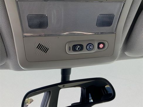 Used 2013 Chevrolet Captiva Sport LT image 18