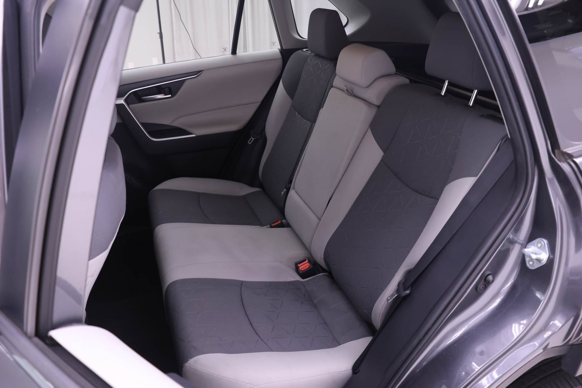 Used 2021 Toyota RAV4 XLE w/ Convenience Package AWD/4WD image 10