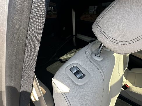 Certified 2023 Mercedes-Benz GLS 450 4MATIC image 19