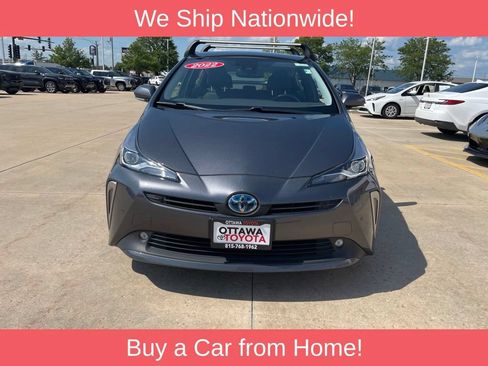 Used 2022 Toyota Prius XLE AWD/4WD image 3