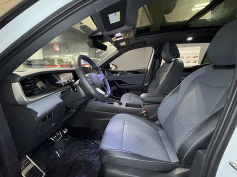 New 2026 Volkswagen Tiguan SE R-Line image 20