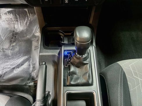 Used 2022 Toyota Tacoma TRD Off-Road w/ Truck Exterior Package (TMS) AWD/4WD image 17