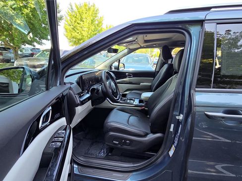 Certified 2024 Kia Carnival SX Prestige FWD image 15