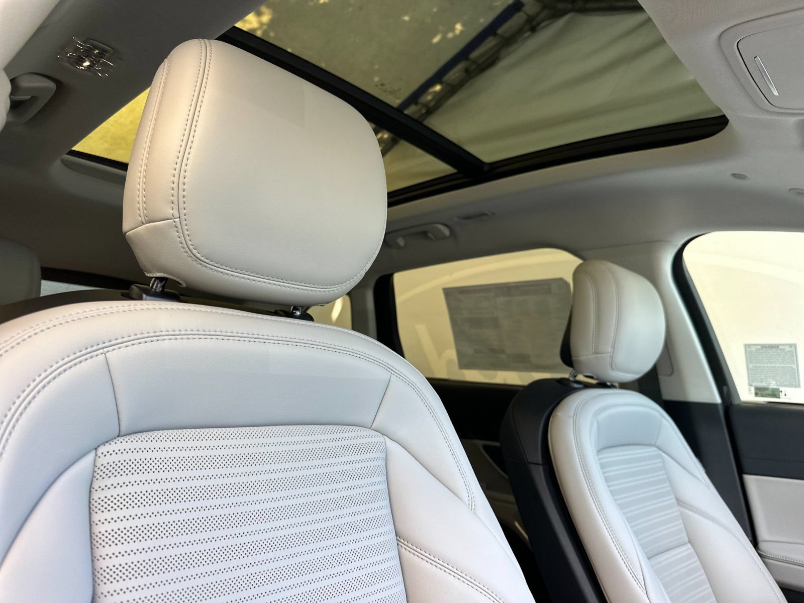 New 2026 Lincoln Nautilus Reserve w/ Jet Appearance Package AWD/4WD image 16