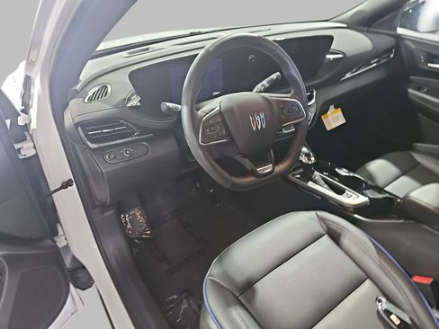 Used 2025 Buick Envista Sport Touring w/ Convenience I Package FWD image 21