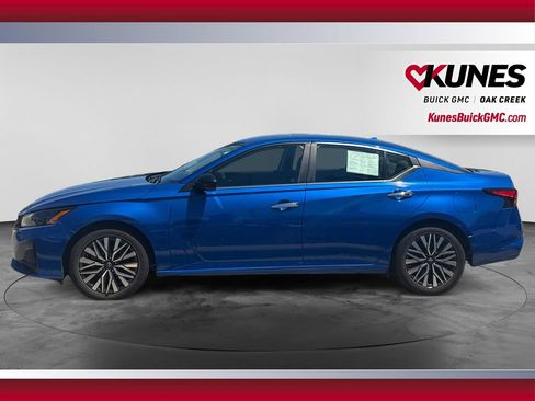 Used 2025 Nissan Altima 2.5 SV FWD image 6