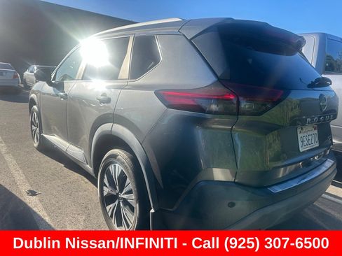 Used 2023 Nissan Rogue SV w/ SV Premium B Package FWD image 3