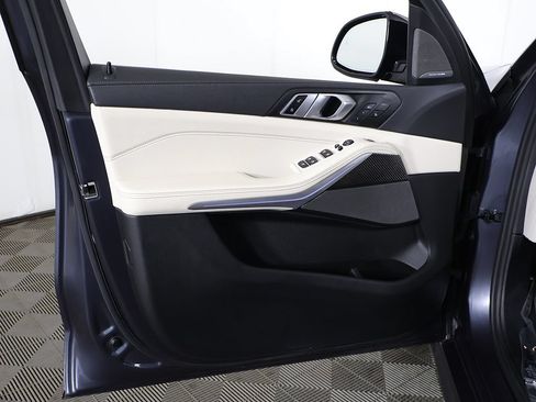 Used 2022 BMW X5 M50i AWD/4WD image 29