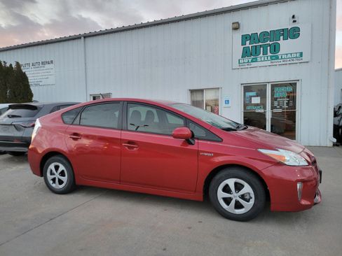 Used 2014 Toyota Prius Two image 8