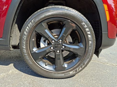 Certified 2023 Jeep Grand Cherokee Altitude AWD/4WD image 8