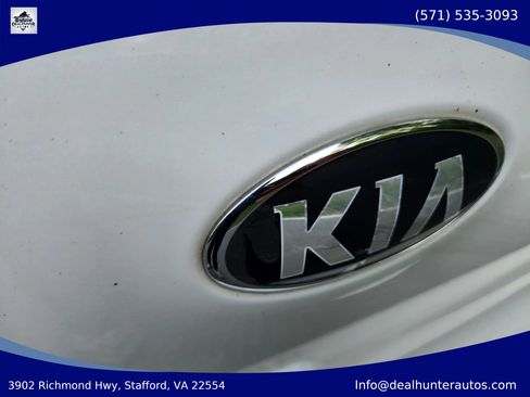 Used 2018 Kia Niro LX FWD image 12