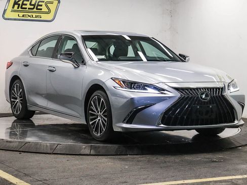 Used 2025 Lexus ES 350 w/ Premium Package FWD image 5