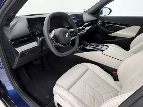 Certified 2026 BMW 530i xDrive w/ Premium Package AWD/4WD image 13
