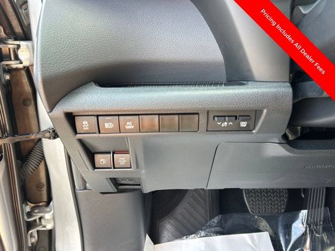 Used 2024 Toyota Sienna XSE w/ XSE Plus Package FWD image 7