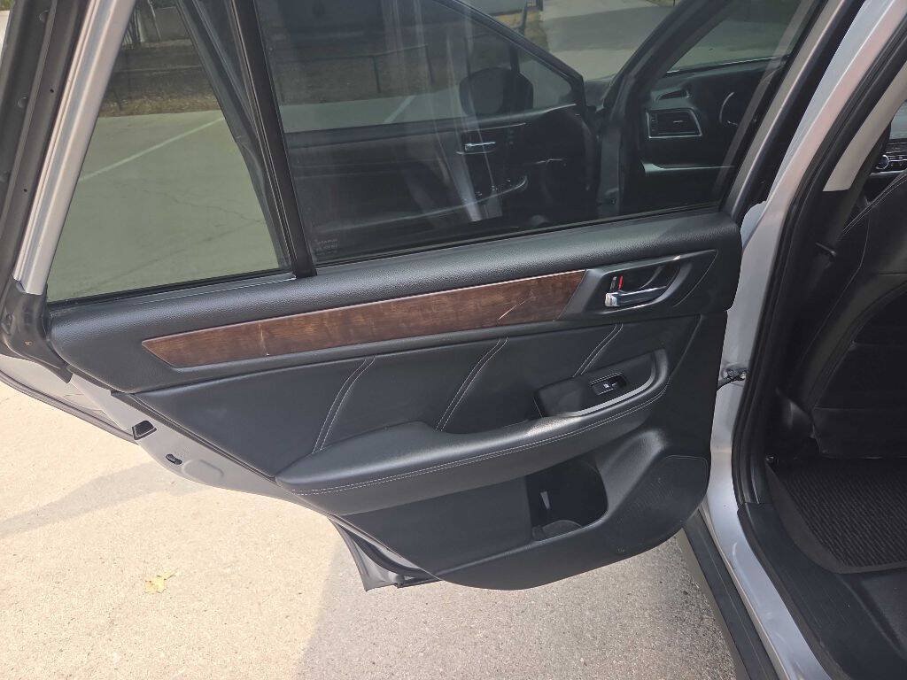 Used 2018 Subaru Outback 2.5i Limited AWD/4WD image 21