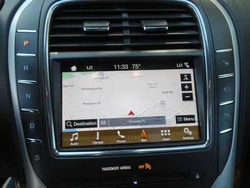 Used 2017 Lincoln MKX Reserve w/ Driver Assistance Package image 23