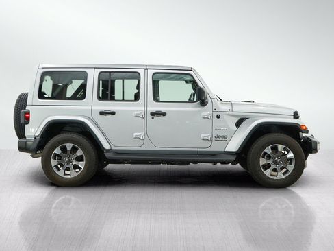 Used 2023 Jeep Wrangler Unlimited Sahara w/ Cold Weather Group AWD/4WD image 7
