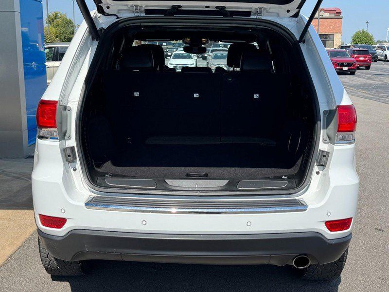 Used 2018 Jeep Grand Cherokee Limited AWD/4WD image 5