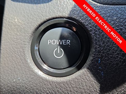 Used 2025 Toyota Camry SE FWD image 20