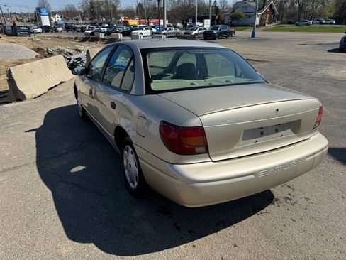 Used 2002 Saturn S-Series SL1 image 5
