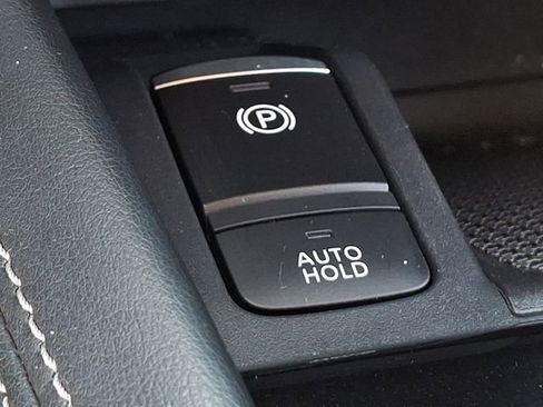 Used 2023 Nissan Kicks SR w/ SR Premium Package FWD image 24