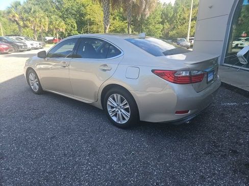 Used 2015 Lexus ES 350 w/ Premium Package FWD image 3
