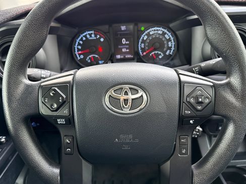 Used 2018 Toyota Tacoma SR image 26