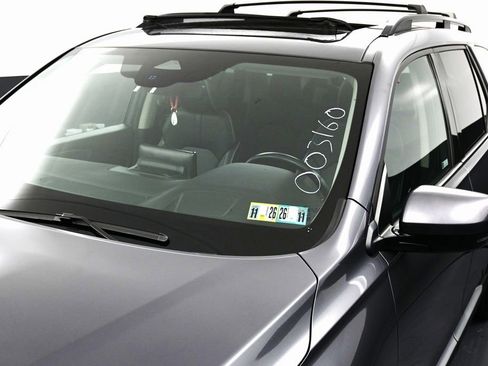 Used 2024 Honda Pilot Elite image 5