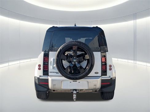 Used 2023 Land Rover Defender 110 SE image 6
