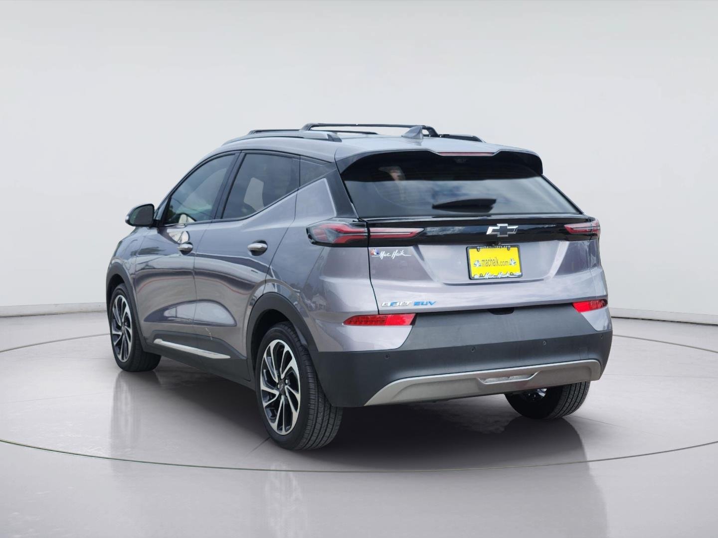Used 2023 Chevrolet Bolt EUV Premier w/ Super Cruise Package FWD image 7