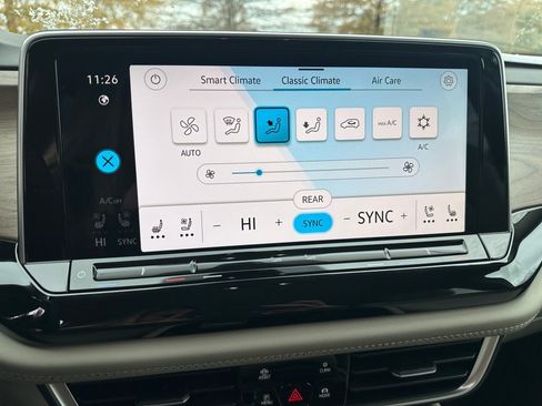 Certified 2025 Volkswagen Atlas SE AWD/4WD image 18