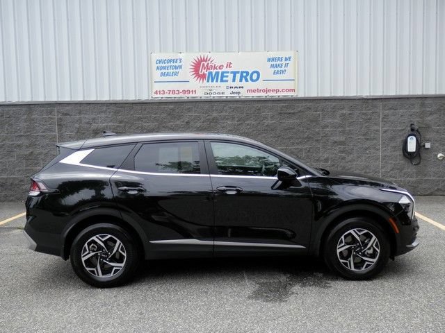 Used 2023 Kia Sportage LX AWD/4WD image 9