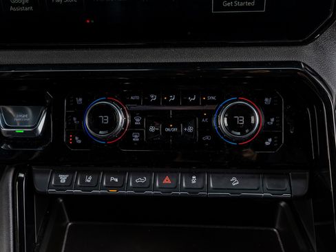 Used 2025 GMC Sierra 2500 AT4 w/ Technology Package image 27