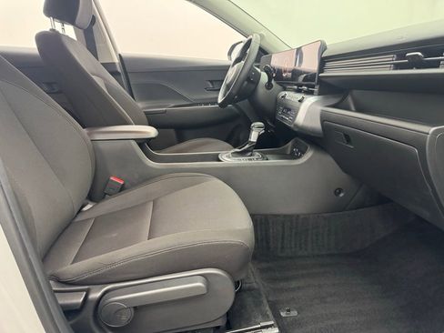Used 2025 Hyundai Kona SEL FWD image 29